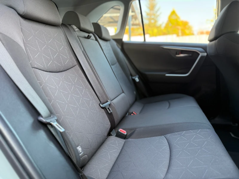 Toyota Rav4 2.5 HYBRID, 4WD , ГАРАНЦИЯ , СОБСТВЕН ЛИЗИНГ/БАРТЕ, снимка 9 - Автомобили и джипове - 52159514
