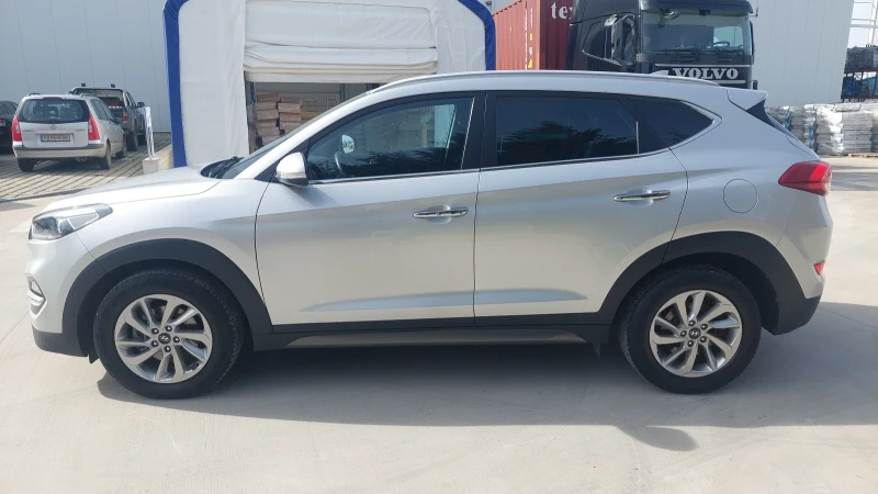Hyundai Tucson 1.7 FULL EKSTRI, снимка 4 - Автомобили и джипове - 53539230