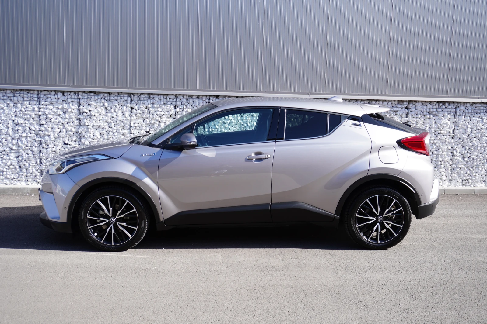 Toyota C-HR 1.8 HYBRID-LOUNGE/FULL/99.000KM!!/EURO6B-ГАРАНЦИЯ! - изображение 2