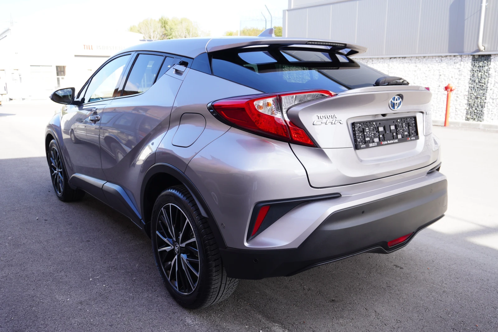 Toyota C-HR 1.8 HYBRID-LOUNGE/FULL/99.000KM!!/EURO6B-ГАРАНЦИЯ! - изображение 3