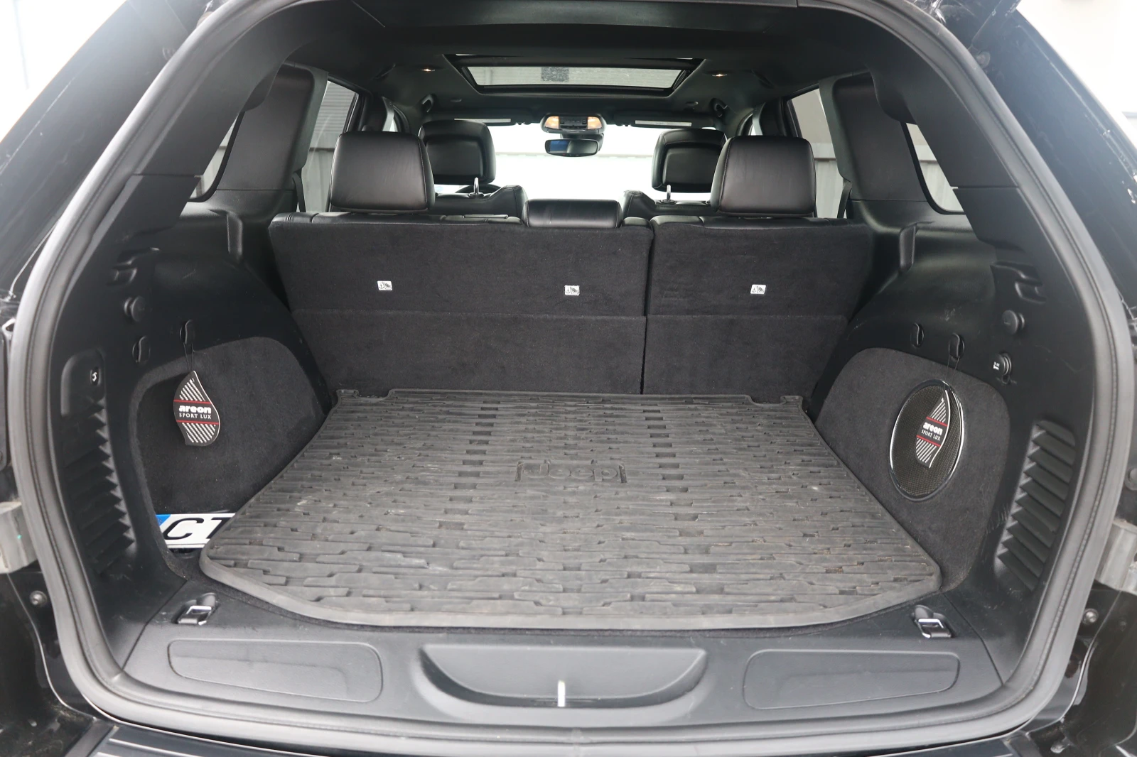 Jeep Grand cherokee 5.7 V8 HEMI Lim X Pano KAM KeyGO Distronic #iCarbg - изображение 9
