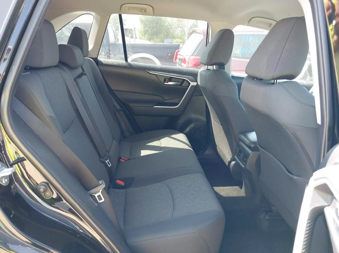 Toyota Rav4 XLE - изображение 7
