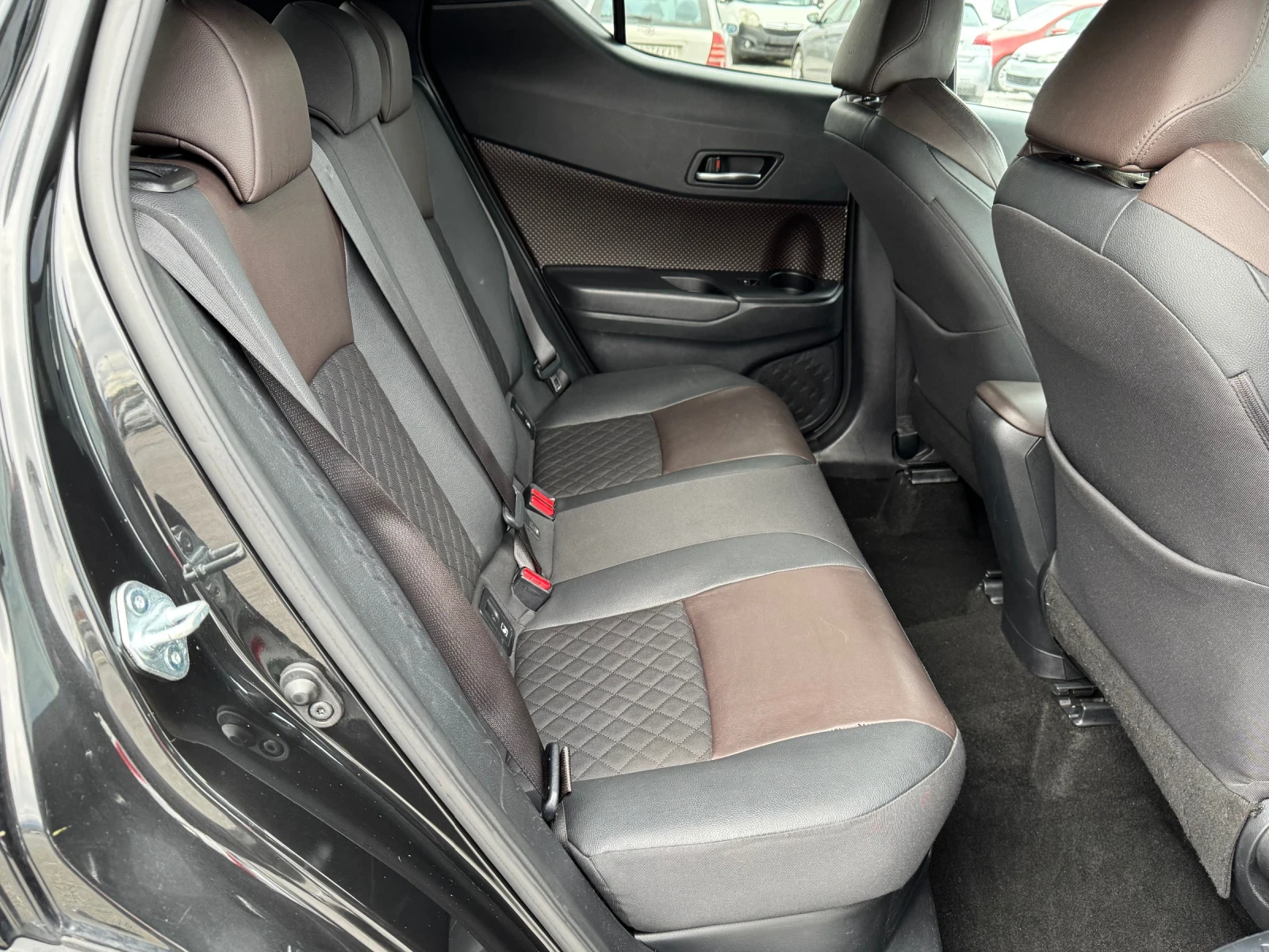 Toyota C-HR 1.8 HYBRID/90.000/STYLE/DISTRONIC/LINE-ASSIST | Mobile.bg   16