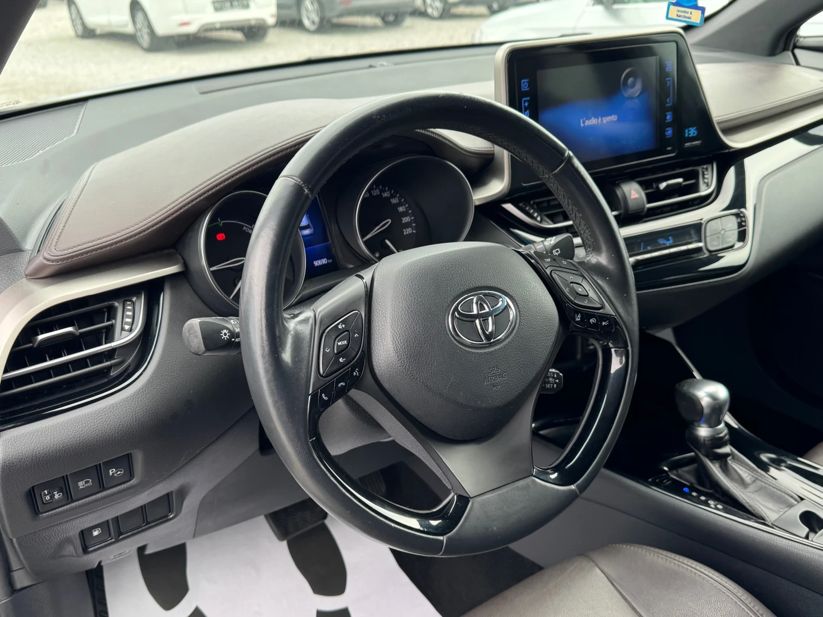 Toyota C-HR 1.8 HYBRID/90.000/STYLE/DISTRONIC/LINE-ASSIST | Mobile.bg   10