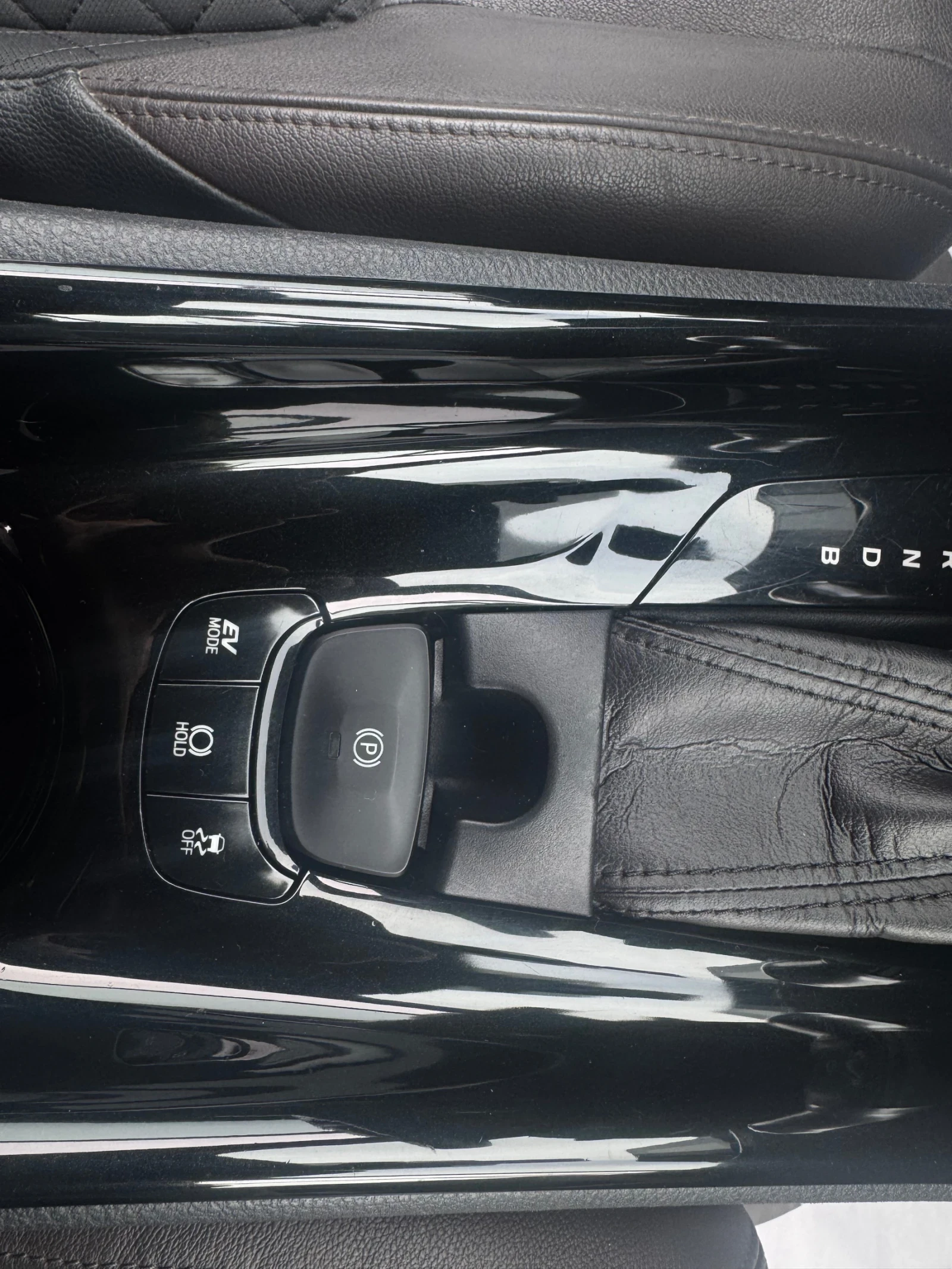 Toyota C-HR 1.8 HYBRID/90.000/STYLE/DISTRONIC/LINE-ASSIST | Mobile.bg   15