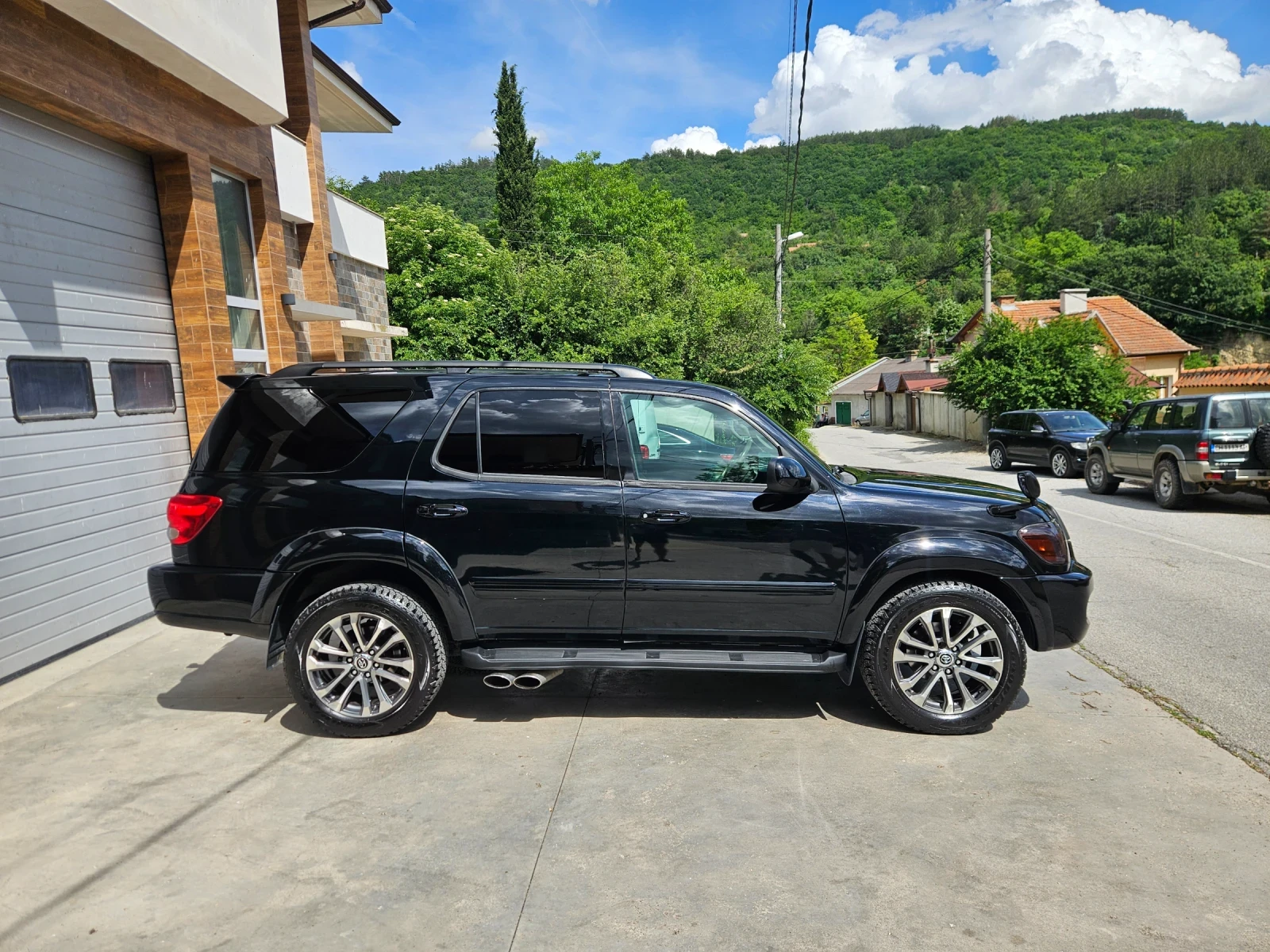 Toyota Sequoia, снимка 3 - Автомобили и джипове - 54842523