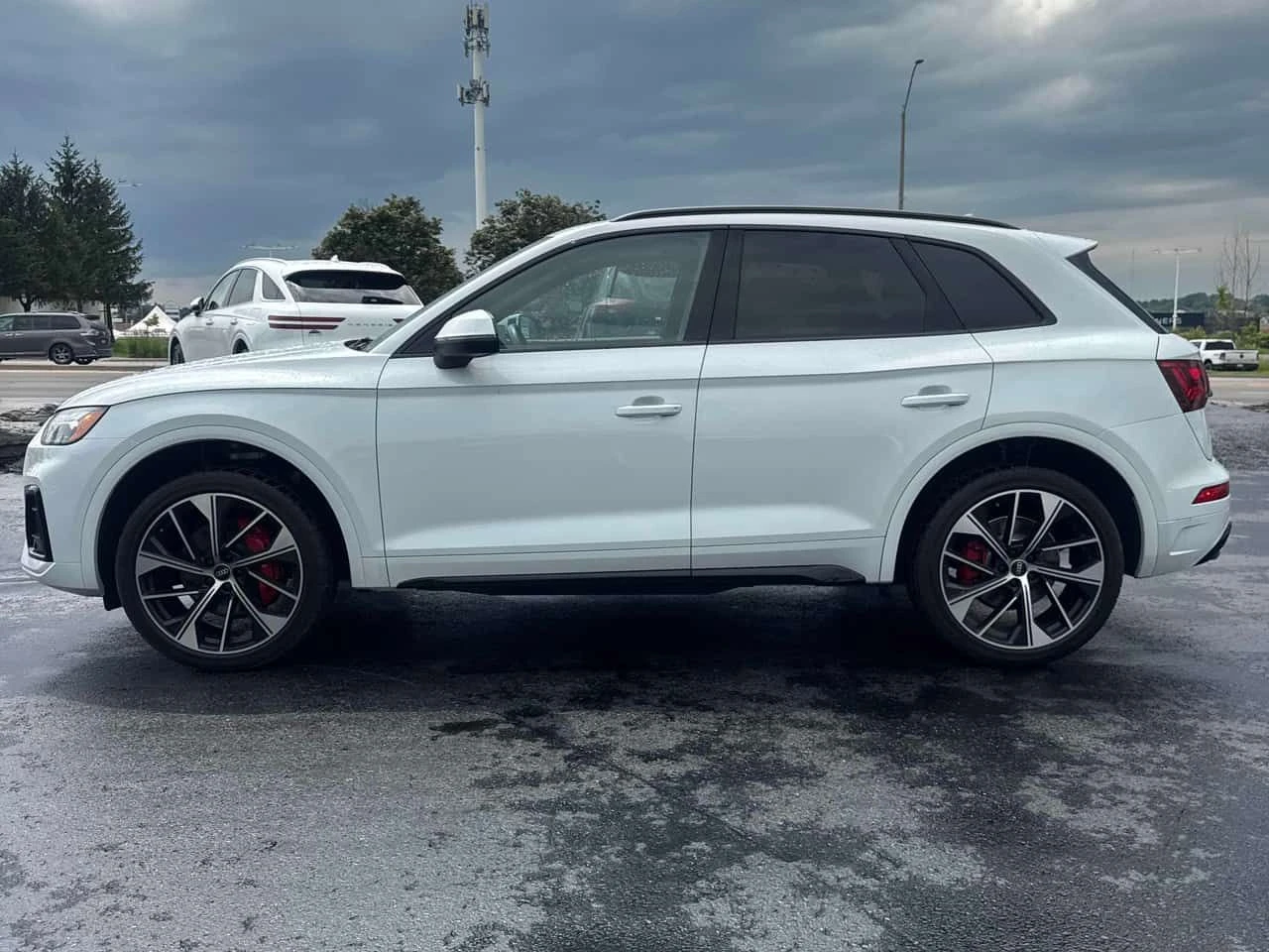 Audi SQ5 * Progressiv * CARFAX * БЕЗ ПЪРВОНАЧАЛНА ВНОСКА, снимка 2 - Автомобили и джипове - 55226331