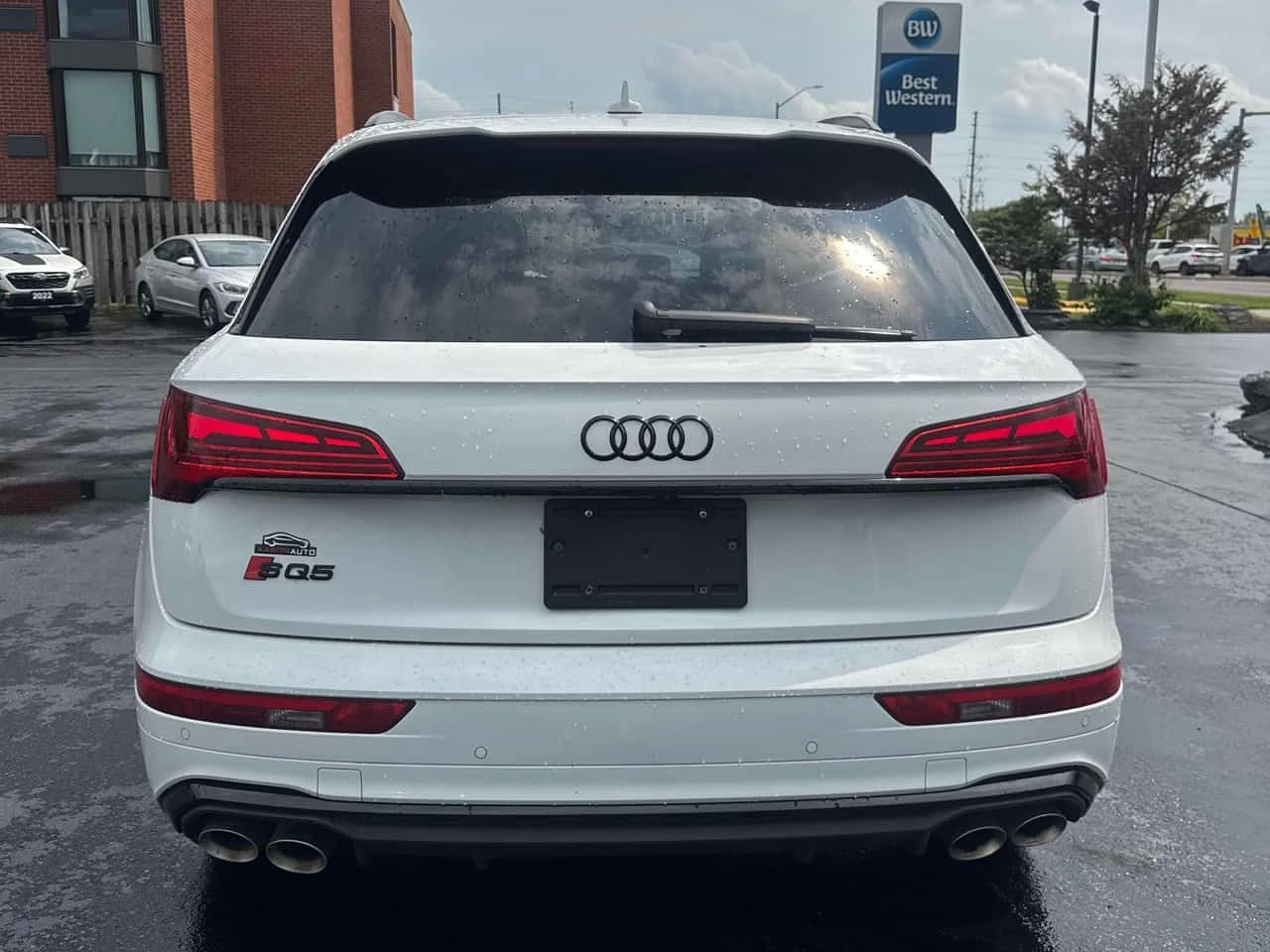 Audi SQ5 * Progressiv * CARFAX * БЕЗ ПЪРВОНАЧАЛНА ВНОСКА, снимка 4 - Автомобили и джипове - 55226331