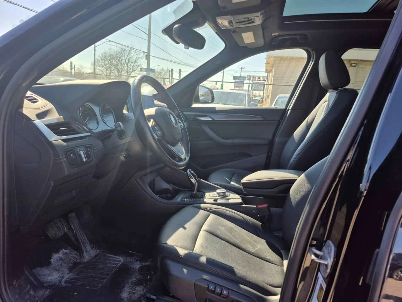 BMW X1 * xDrive28i * АВТОКРЕДИТ БЕЗ ПЪРВОНАЧАЛНА ВНОСКА* , снимка 5 - Автомобили и джипове - 55247539