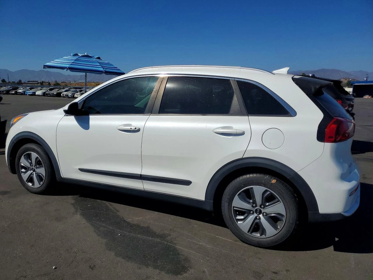 Kia Niro, снимка 2 - Автомобили и джипове - 55752443