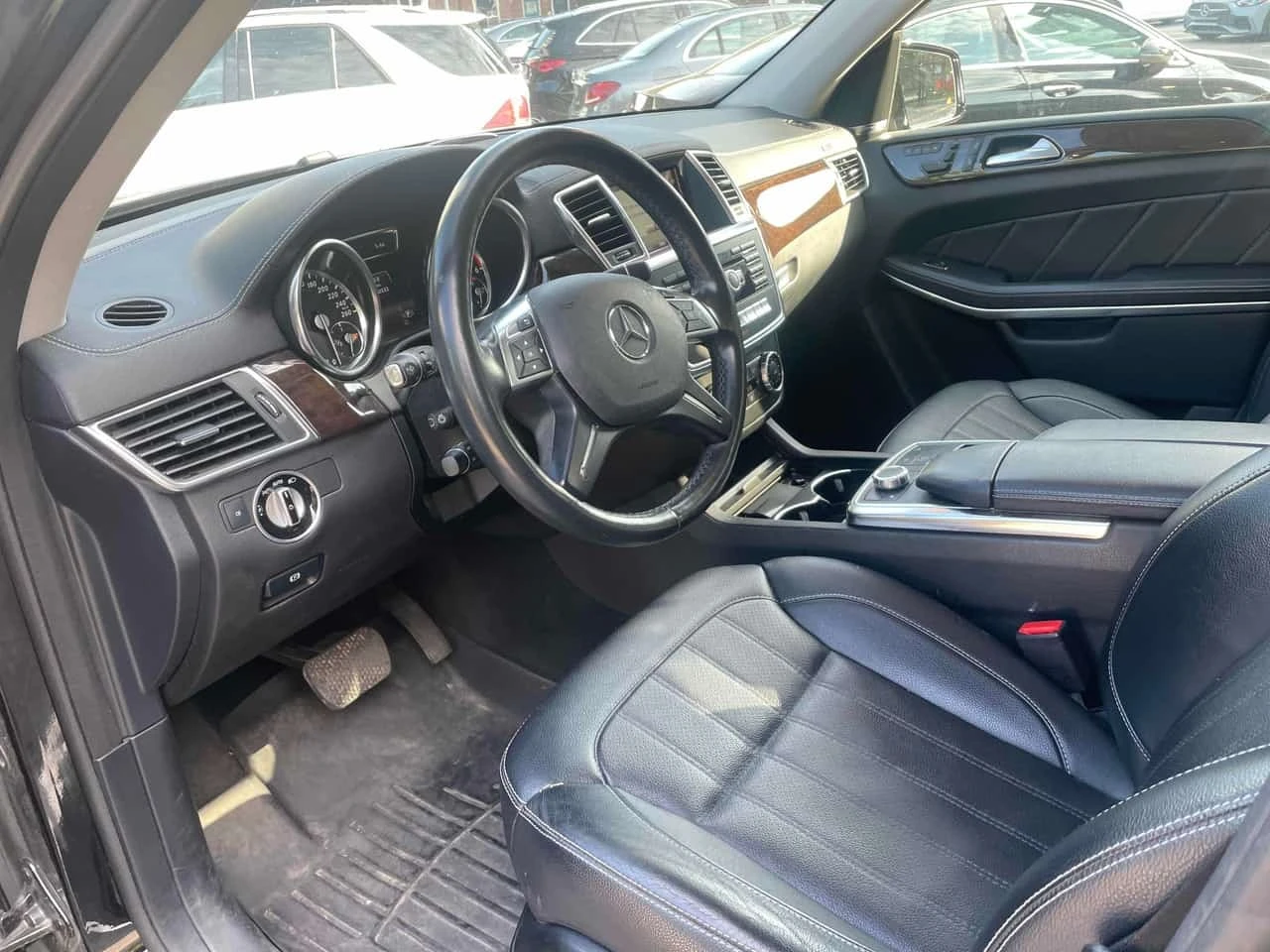 Mercedes-Benz GL 350 D * AMG * 7 МЕСТА * 360 * CARFAX * , снимка 7 - Автомобили и джипове - 55784871