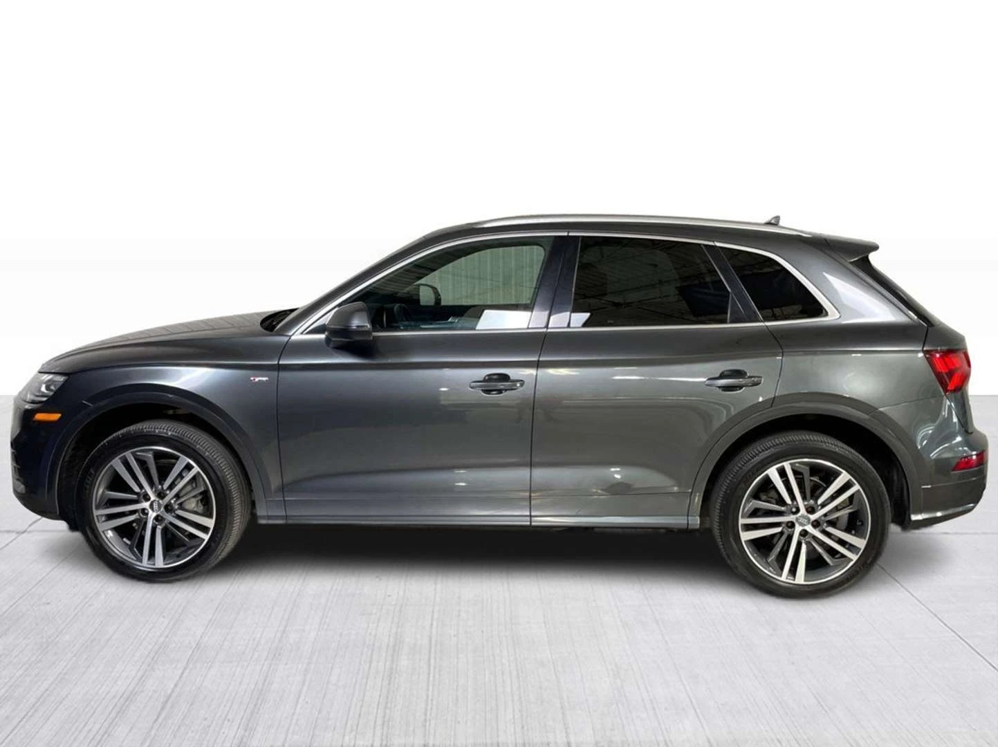 Audi Q5, снимка 9 - Автомобили и джипове - 56115345