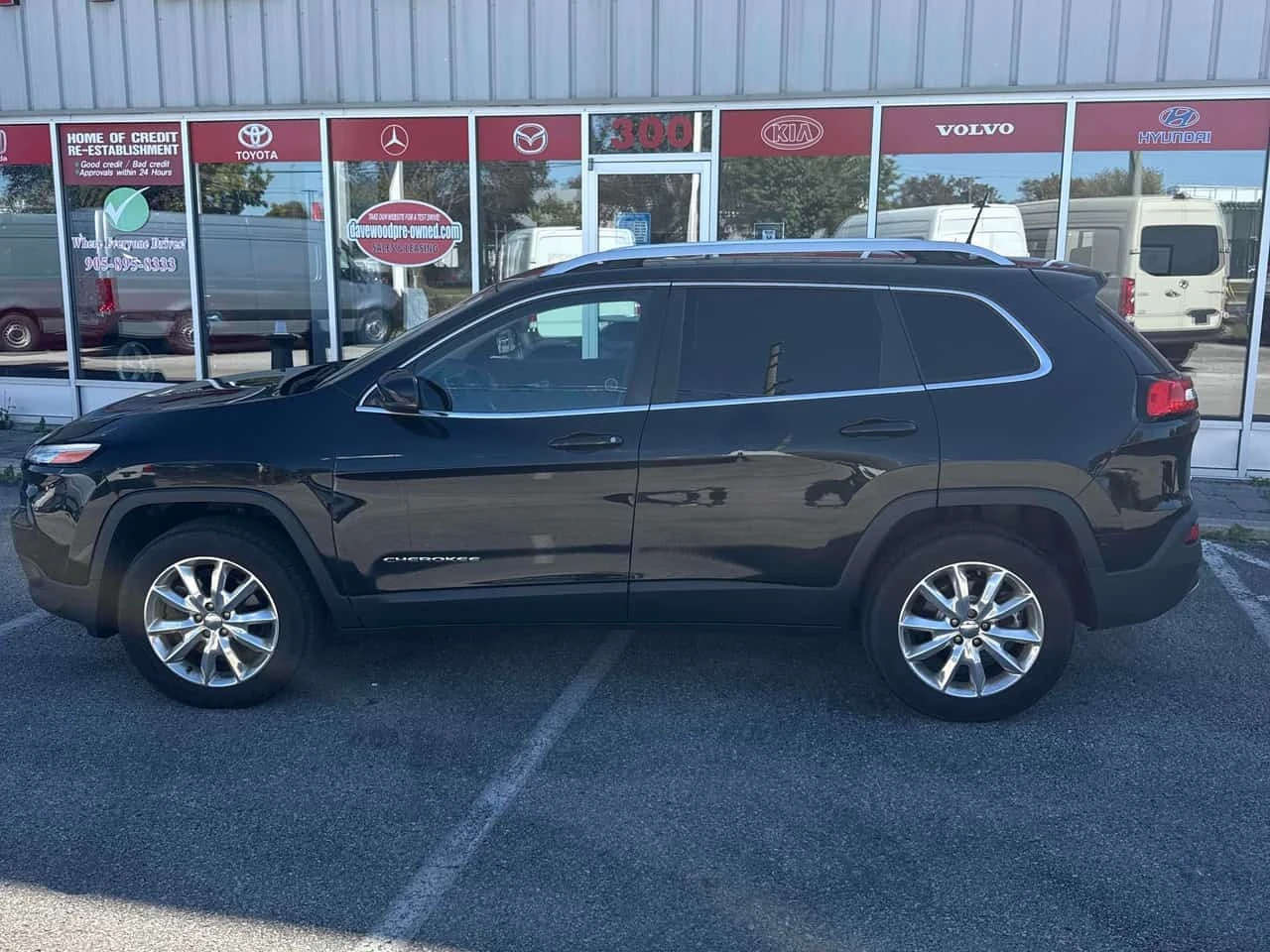 Jeep Cherokee * Limited * CARFAX * БЕЗ ПЪРВОНАЧАЛНА ВНОСКА, снимка 2 - Автомобили и джипове - 56252699