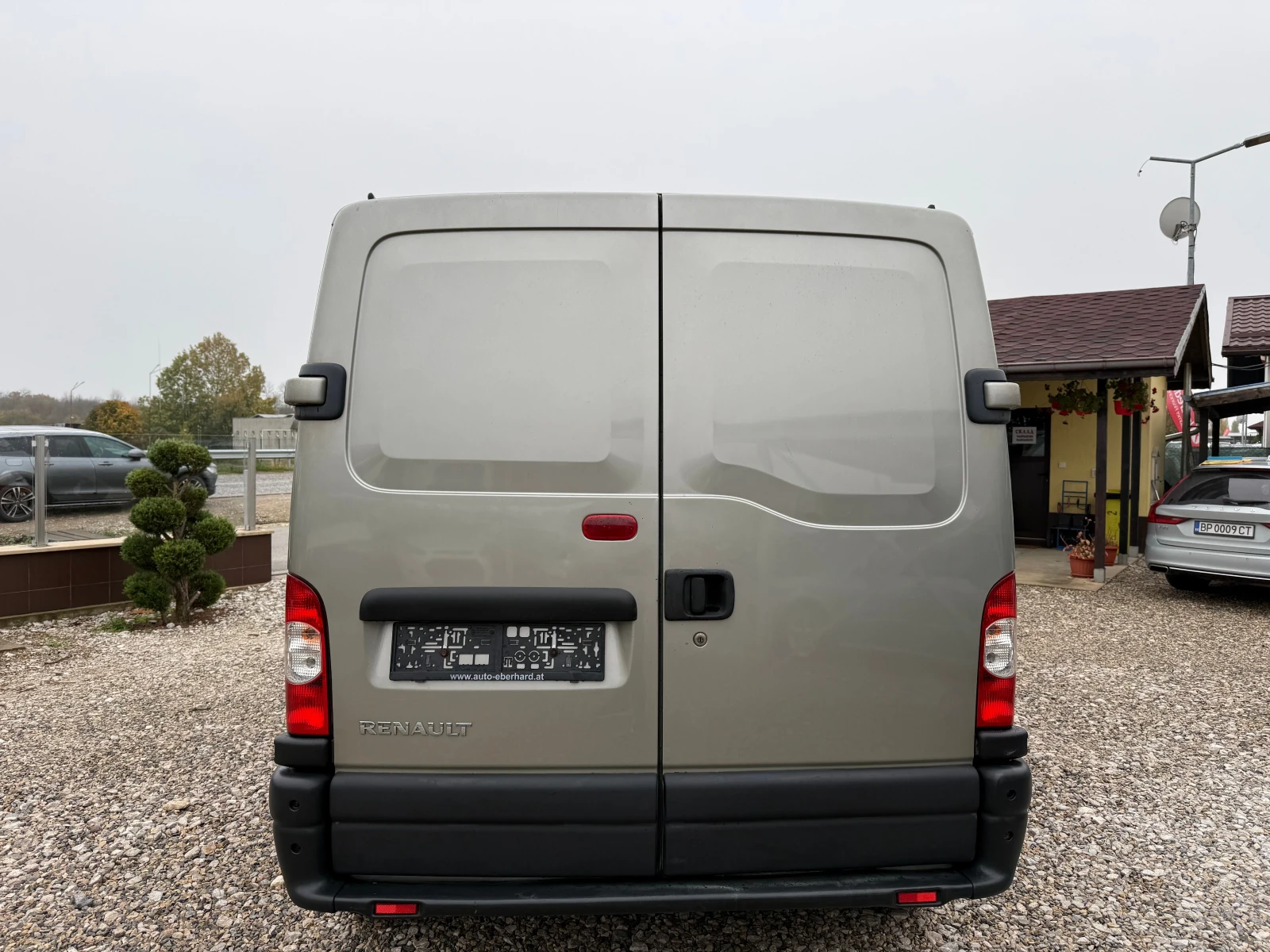 Renault Master 2, 5 DCI КЛИМАТИК !! 2 СТРАНИЧНИ ВРАТИ !!  - изображение 4