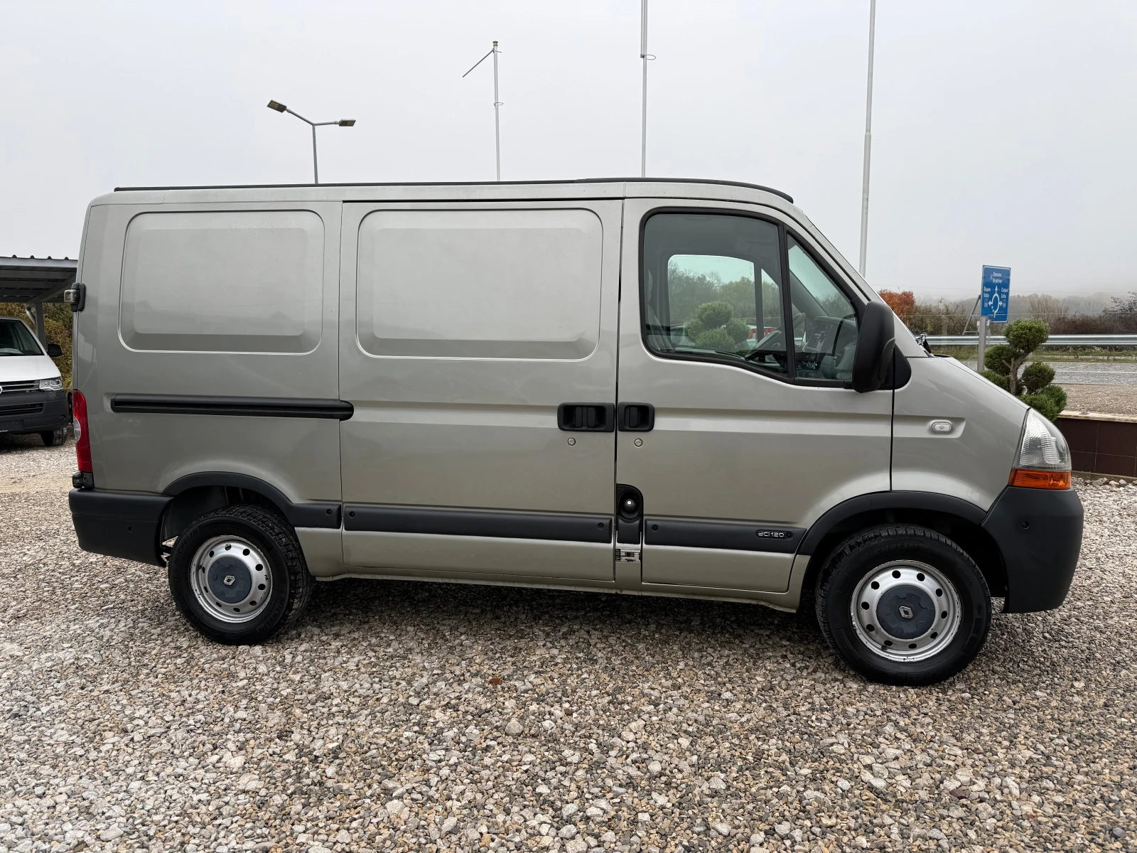 Renault Master 2, 5 DCI КЛИМАТИК !! 2 СТРАНИЧНИ ВРАТИ !!  - изображение 2