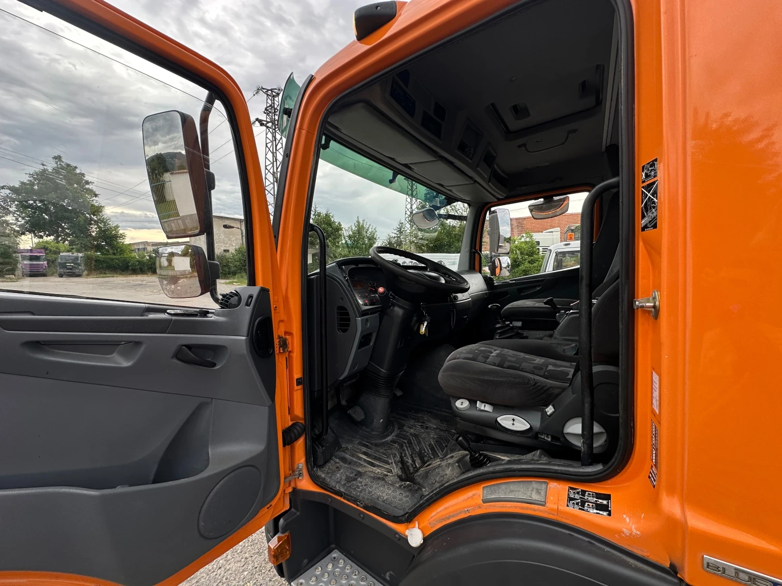 Mercedes-Benz Atego 818* Тристранен самосвал* 4м.* Топ състояние, снимка 10 - Камиони - 55224439