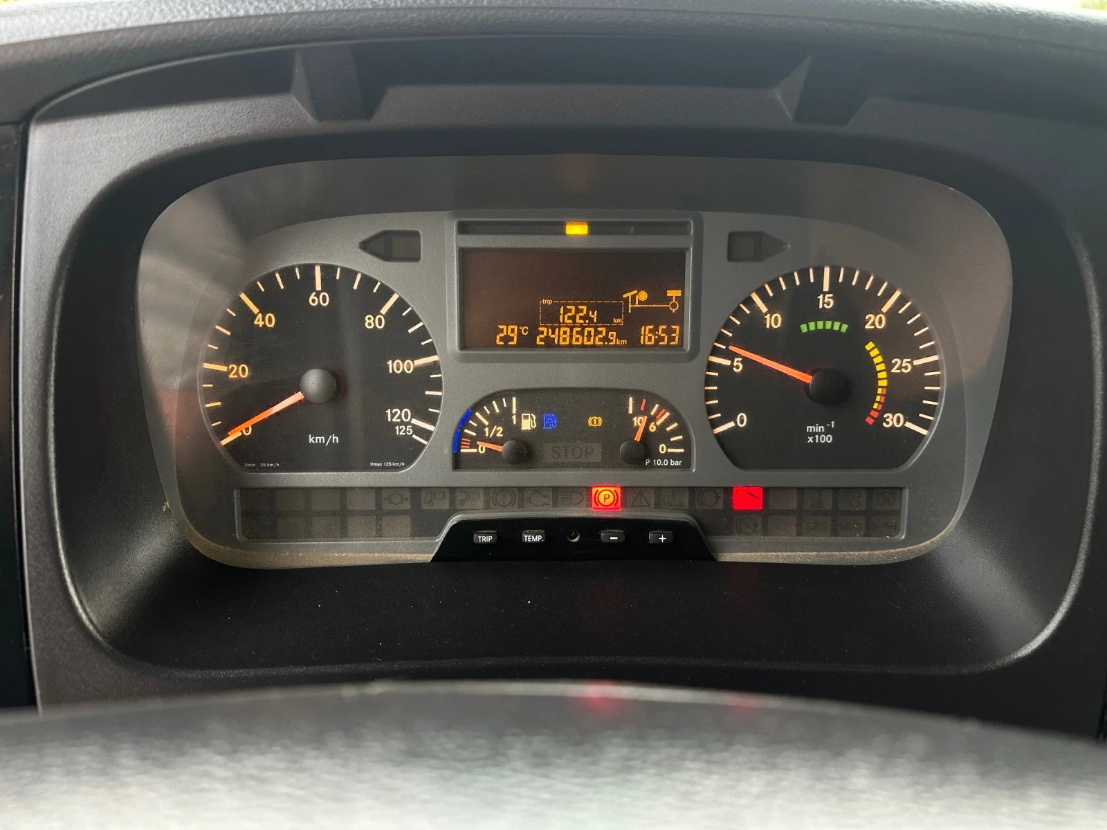 Mercedes-Benz Atego 818* Тристранен самосвал* 4м.* Топ състояние, снимка 14 - Камиони - 55224439