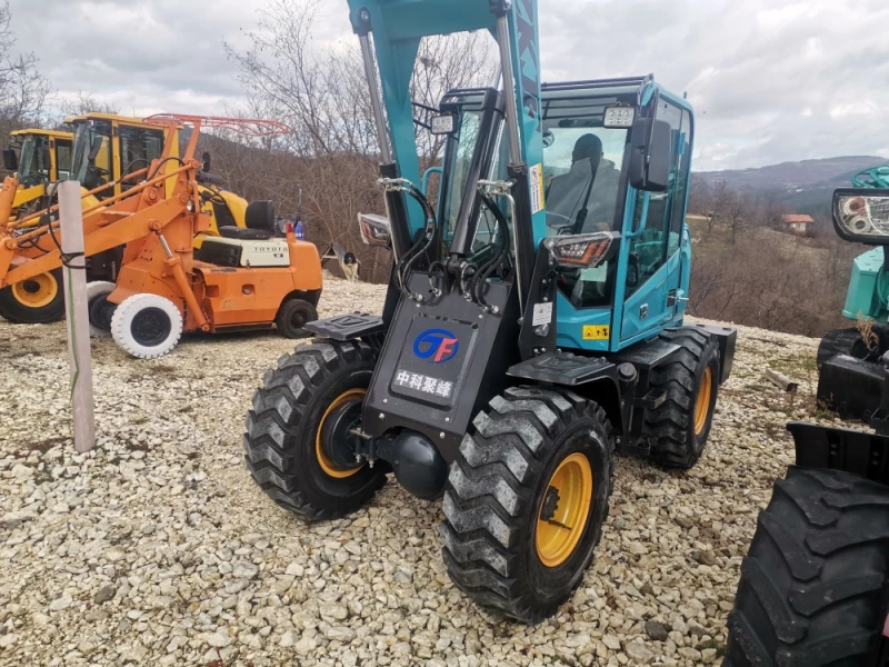 Телескопичен товарач Komatsu нови 65 к.с. 4х4, снимка 3 - Селскостопанска техника - 52770186