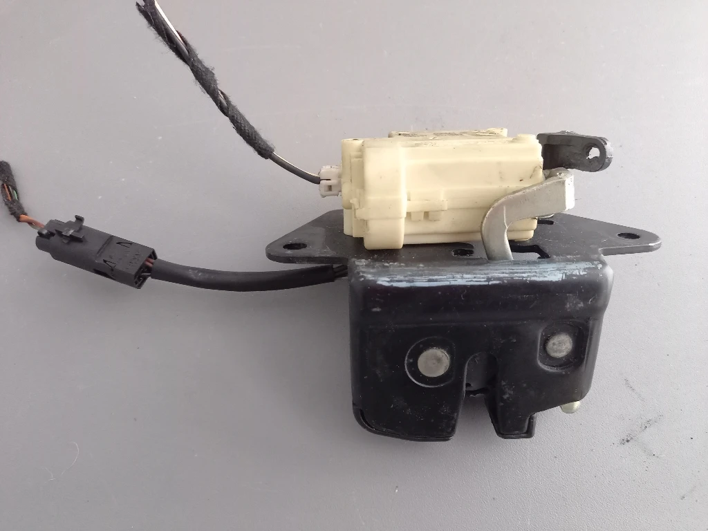 Ключалка брава заден капак Фиат 