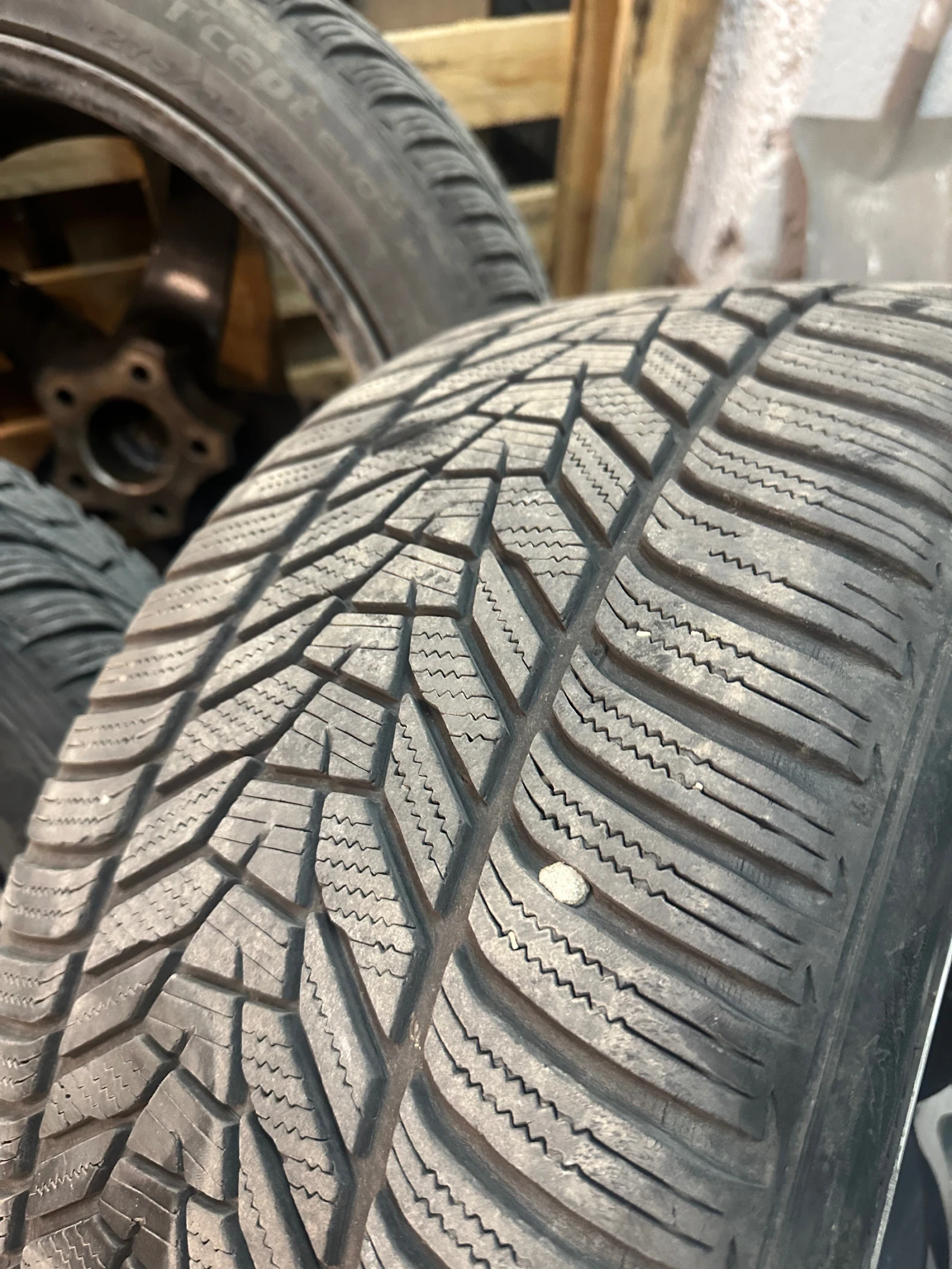 Гуми с джанти Hankook 275/45R19, снимка 6 - Гуми и джанти - 54920868