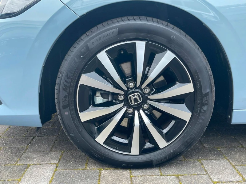 Honda Civic 2.0 i-MMD Hybrid Elegance, снимка 5 - Автомобили и джипове - 23336334