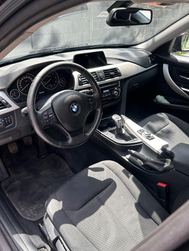 BMW 318 Xdrive, 2017, снимка 9 - Автомобили и джипове - 46306642