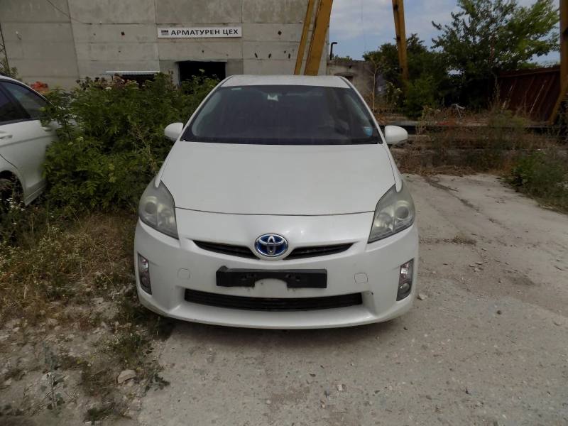 Toyota Prius 1, 8, снимка 1 - Автомобили и джипове - 46979798