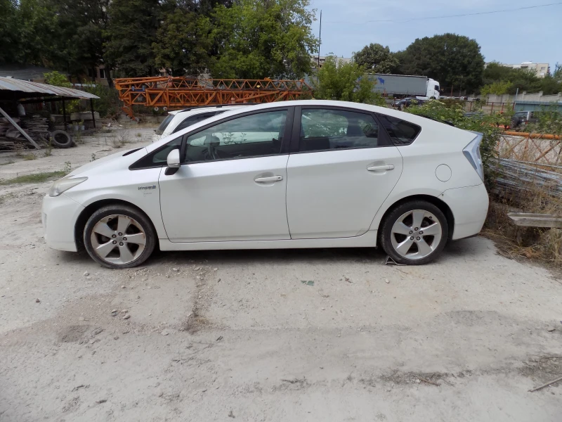 Toyota Prius 1, 8, снимка 3 - Автомобили и джипове - 46979798