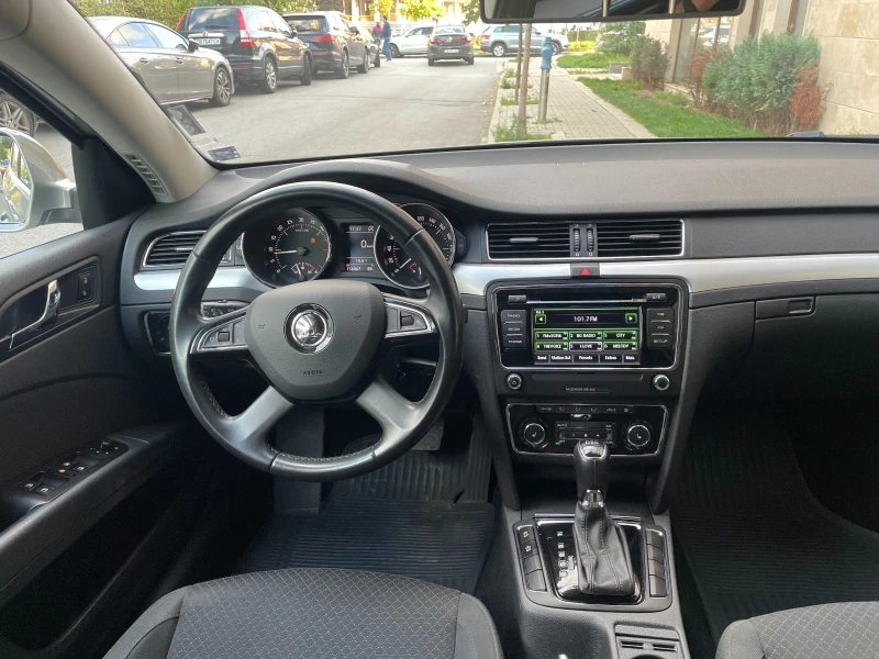 Skoda Superb 2.0TDI DSG Facelift, снимка 8 - Автомобили и джипове - 47563421