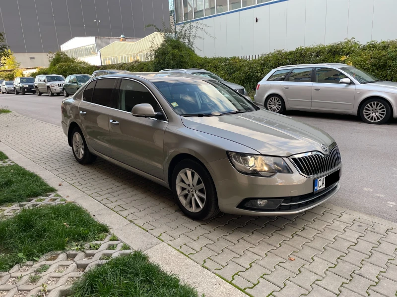 Skoda Superb 2.0TDI DSG Facelift, снимка 2 - Автомобили и джипове - 47563421