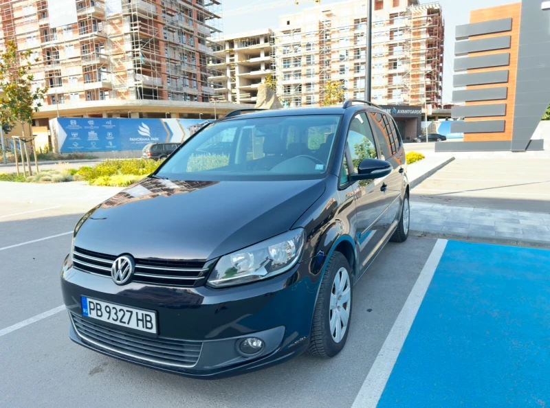 VW Touran 1.6, снимка 2 - Автомобили и джипове - 48704059