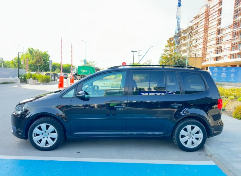 VW Touran 1.6, снимка 8 - Автомобили и джипове - 48307579