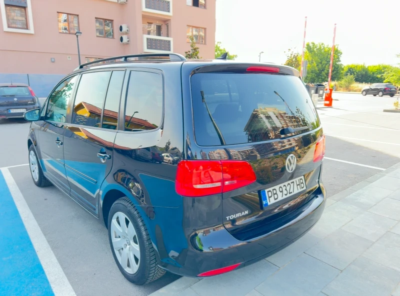 VW Touran 1.6, снимка 3 - Автомобили и джипове - 48704059