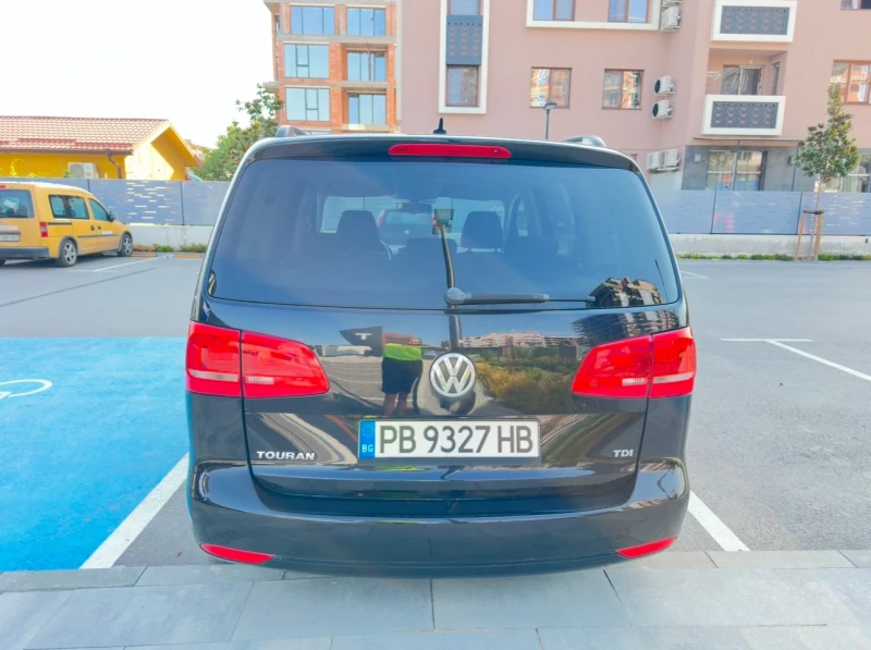 VW Touran 1.6, снимка 4 - Автомобили и джипове - 48704059