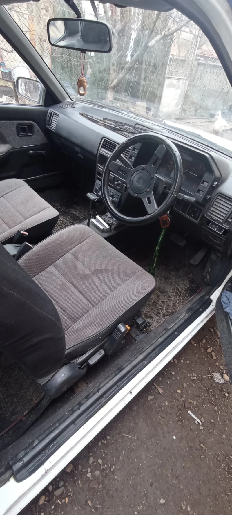 Mazda 323, снимка 8 - Автомобили и джипове - 48960907