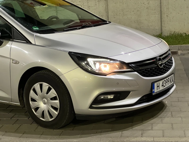 Opel Astra 1.6 CDTI, снимка 3 - Автомобили и джипове - 49307343