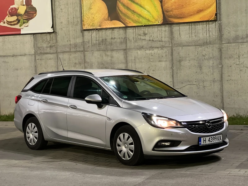 Opel Astra 1.6 CDTI, снимка 1 - Автомобили и джипове - 49307343