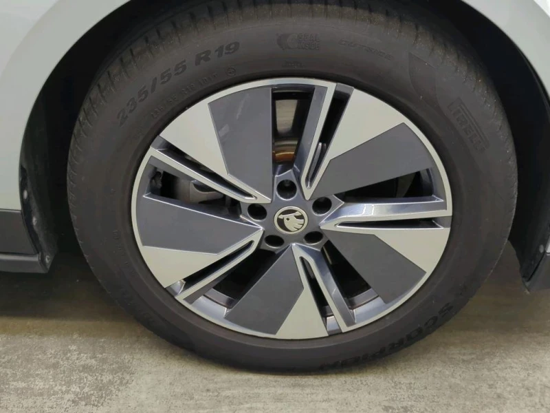 Skoda Enyaq, снимка 8 - Автомобили и джипове - 52317418