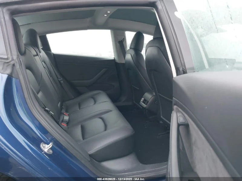 Tesla Model 3 U  U UX All Wheel Drive, снимка 15 - Автомобили и джипове - 52878370