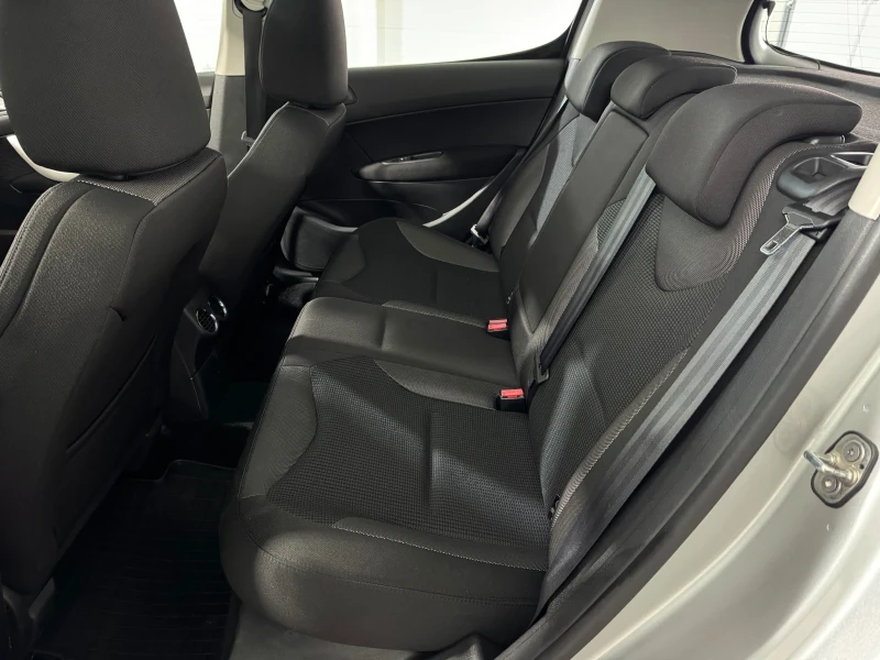 Peugeot 308 2.0 HDI 140 h.p. - 6 скорости - FELINE EDITION, снимка 15 - Автомобили и джипове - 53256595