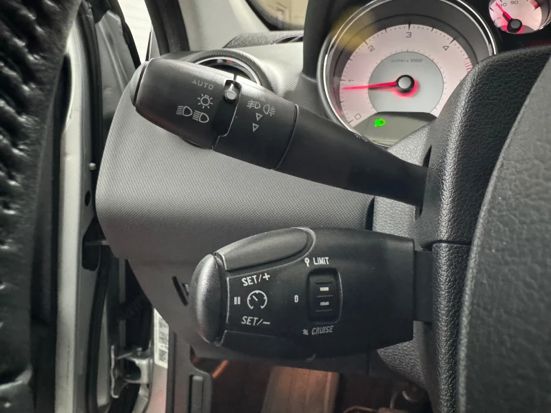 Peugeot 308 2.0 HDI 140 h.p. - 6 скорости - FELINE EDITION, снимка 12 - Автомобили и джипове - 53256595