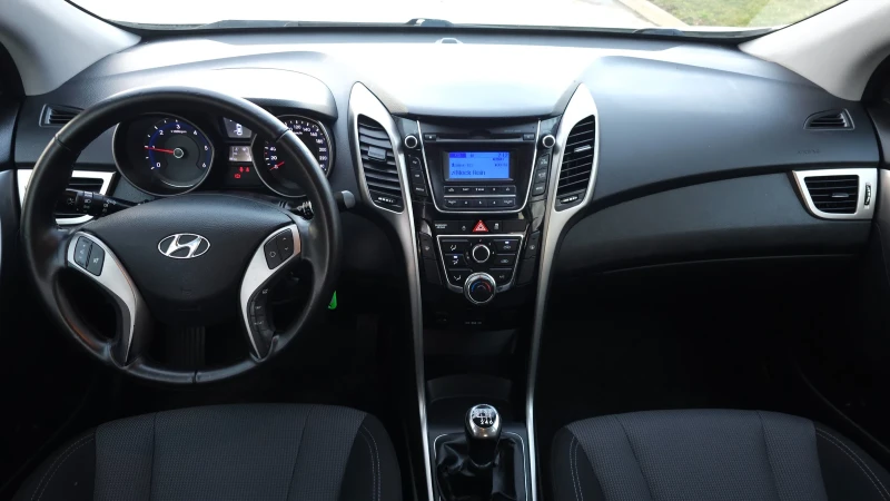 Hyundai I30 1.4 CRDI, снимка 10 - Автомобили и джипове - 53407235