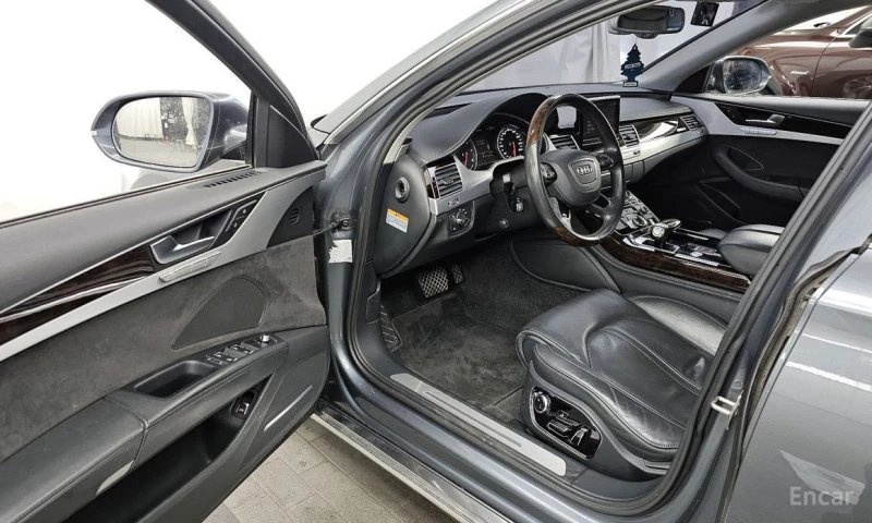 Audi A8, снимка 10 - Автомобили и джипове - 53563762
