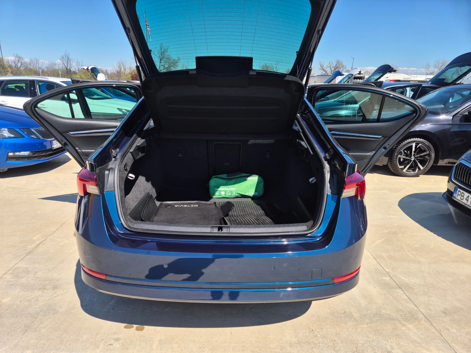 Skoda Octavia  STYLE = 1.5 TSI M/T 150кс, снимка 11 - Автомобили и джипове - 49184036