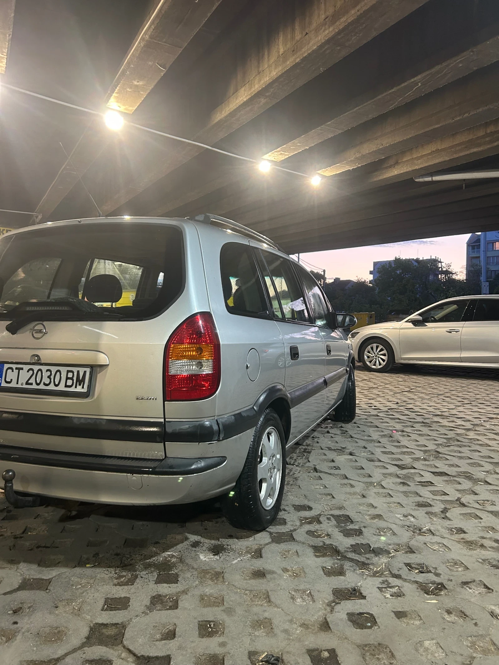 Opel Zafira 2.2 DTI   Отлично състояние + НОВИ зимни гуми! - изображение 4