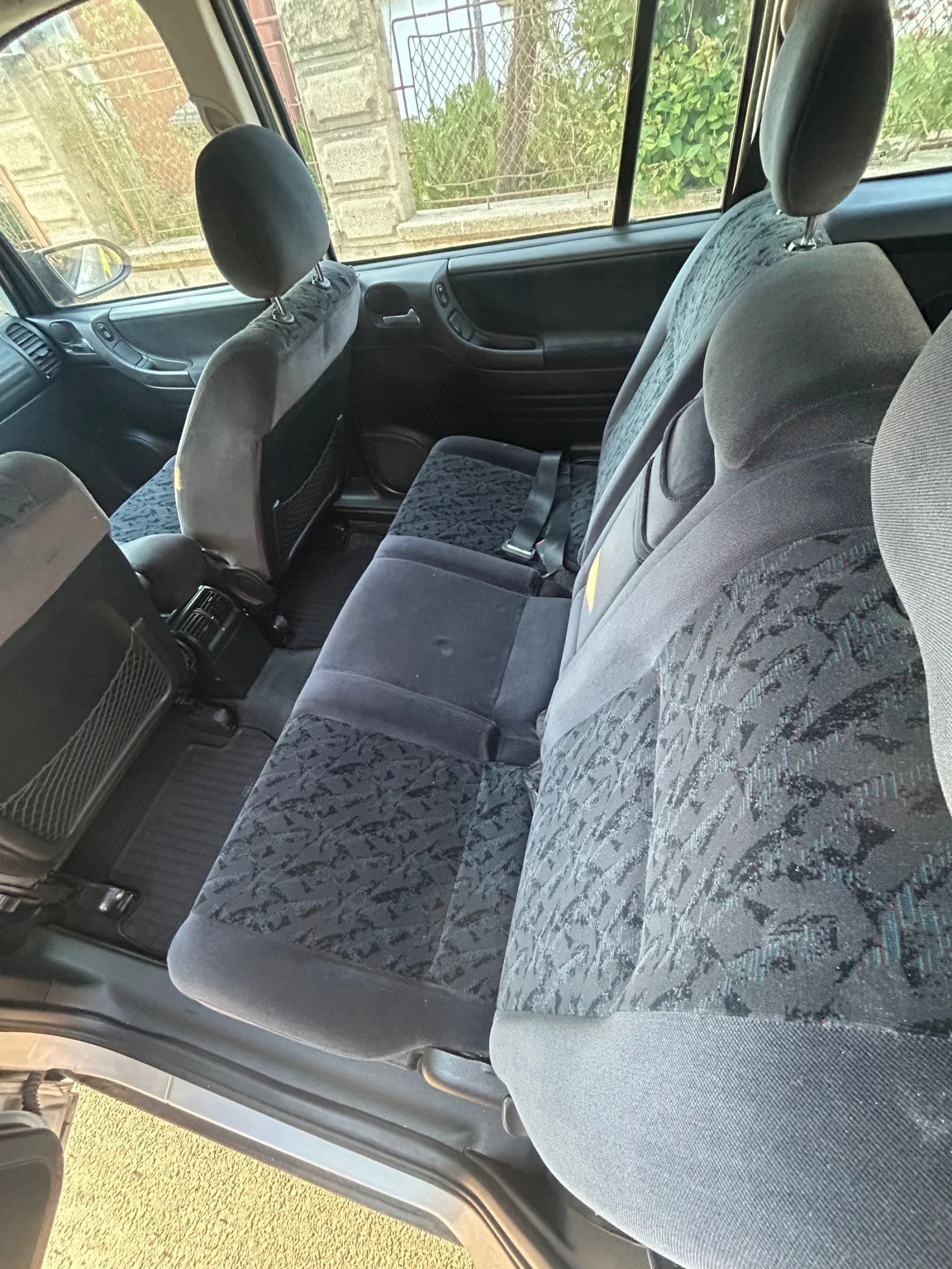 Opel Zafira 2.2 DTI   Отлично състояние + НОВИ зимни гуми! - изображение 9