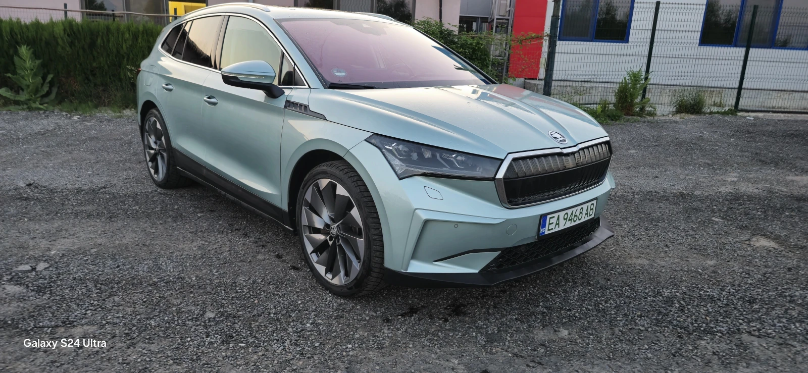 Skoda Enyaq 80IV* Термопомпа* Matrix LED фарове* Панорама*  - изображение 2