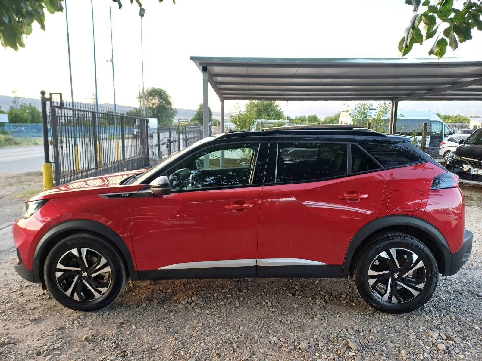 Peugeot 2008 1.5 GT LINE* * PANORAMA* * 3D TABLO* * KAMERA* *  - изображение 4