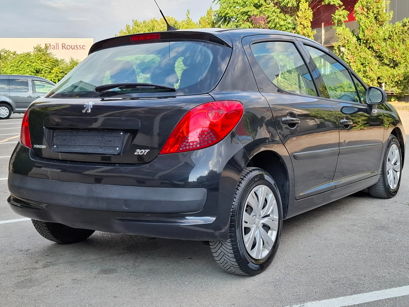 Peugeot 207 1.4i 75hp * КЛИМАТИК * ЛИЗИНГ *  - изображение 3