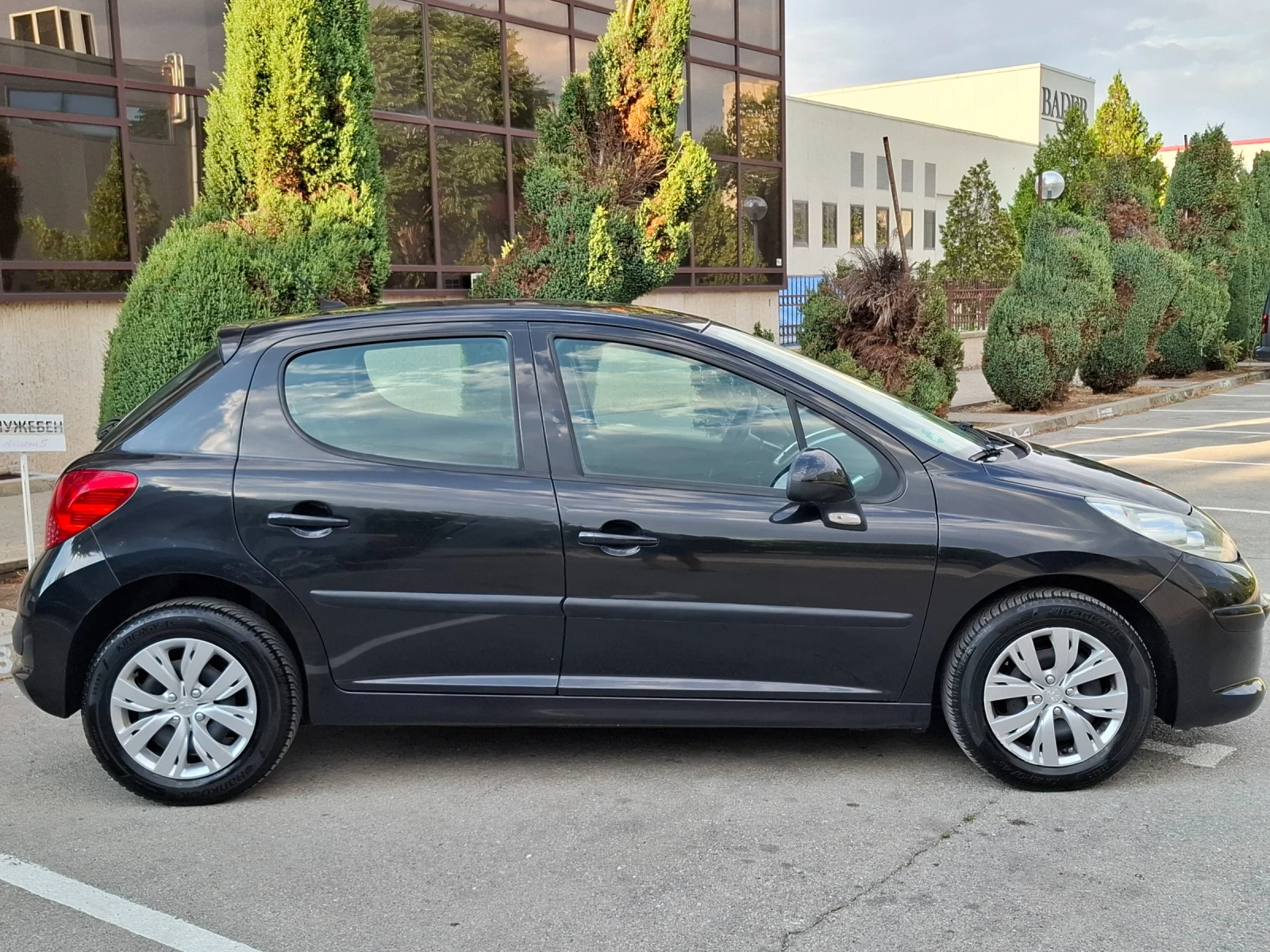 Peugeot 207 1.4i 75hp * КЛИМАТИК * ЛИЗИНГ *  - изображение 6